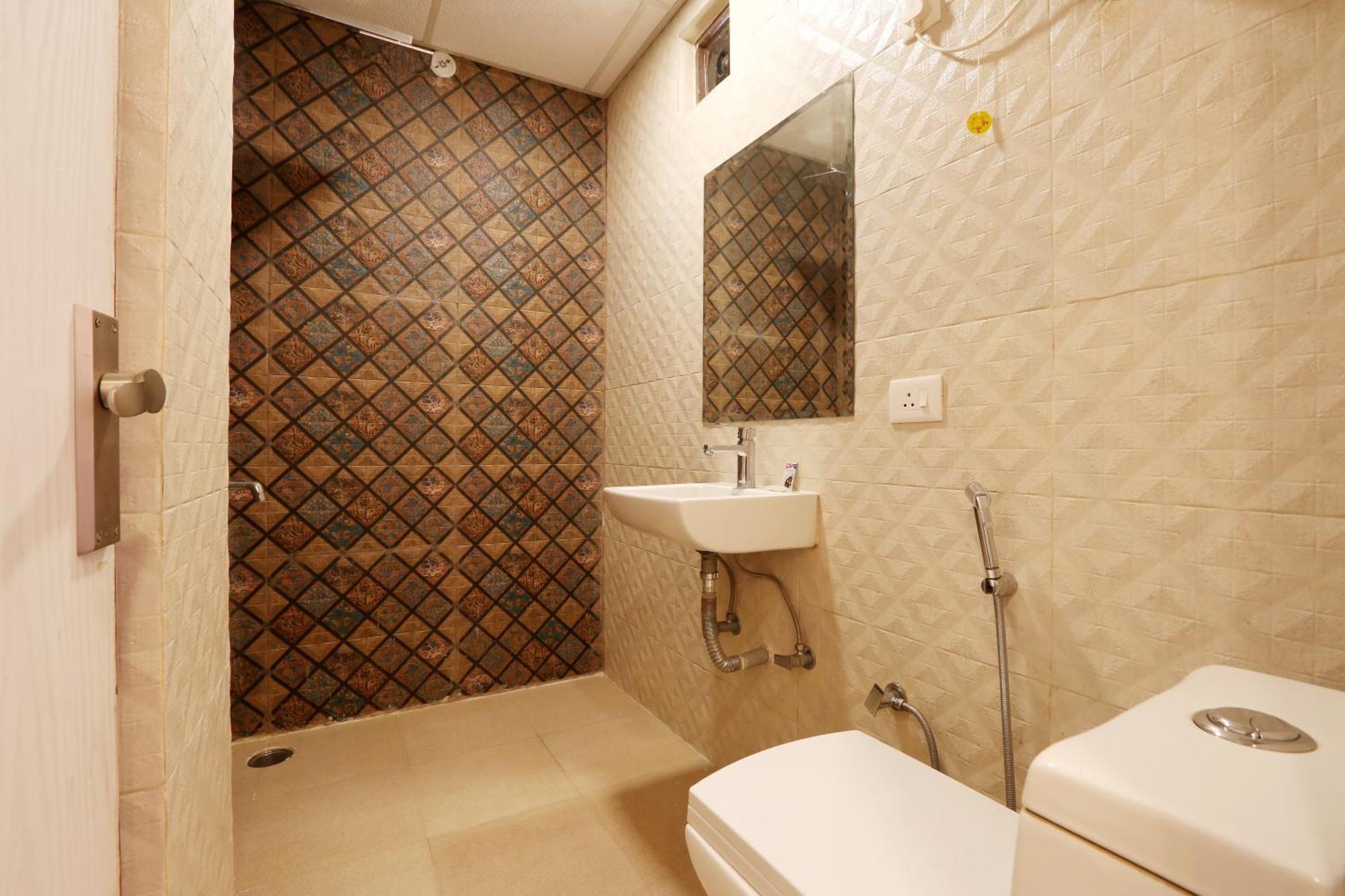 Hotel Sky Wood At Airport New Delhi Exterior photo